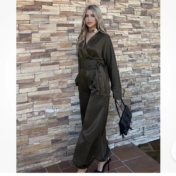 Zara NWT satin effect bloomer jumpsuit ZW Collection 9018/680 - Picture 2 of 13